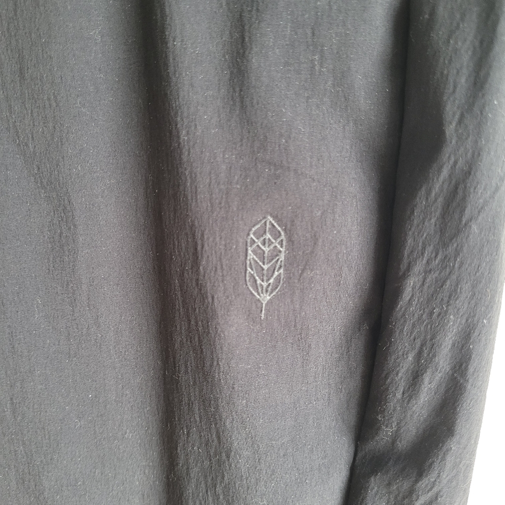 NWT INDYGENA (Now known as INDYEVA) FOS Black Capri Stretch Low Rise Pants Small - Picture 8 of 10